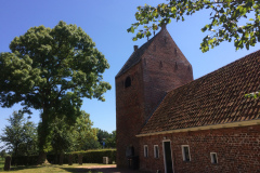 13e eeuws zaaikerkje in Ezinge