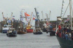Vloot Vlaggetjesdag voor de sluis in Zoutkamp-IMG_1271